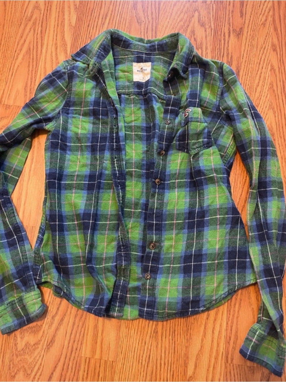 Y2K Hollister ladies plaid flannel button up size small